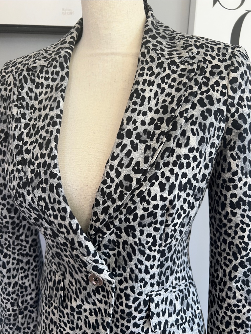 White House Black Market Leopard Print Blazer - Picture 2 of 9